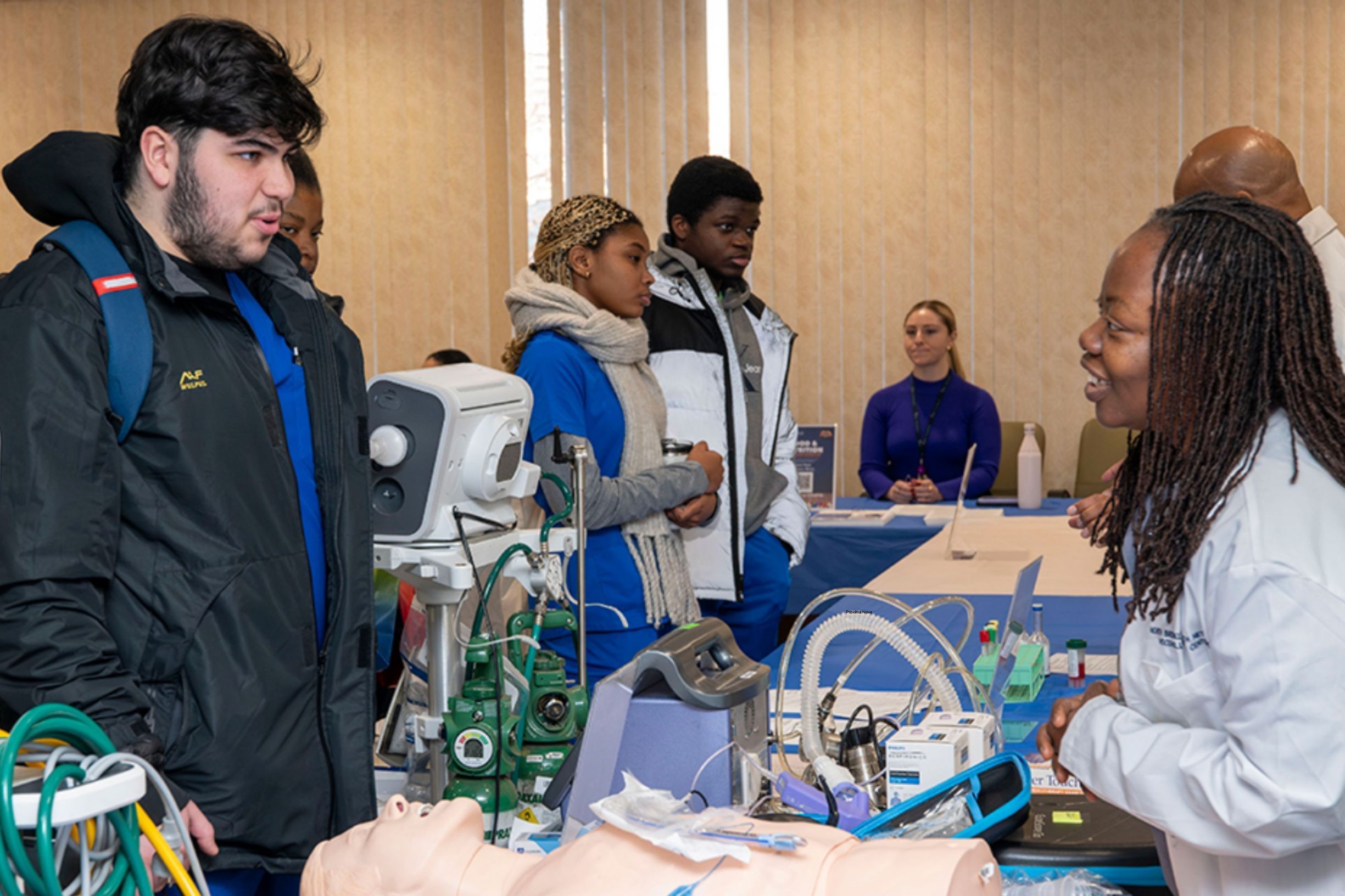 The Clinical staff at NYC Health + Hospitals/Woodhull answered local high school students’ questions regarding clinical career opportunities at the Career Day event. (Photo by Samuel Rodriguez) - 1