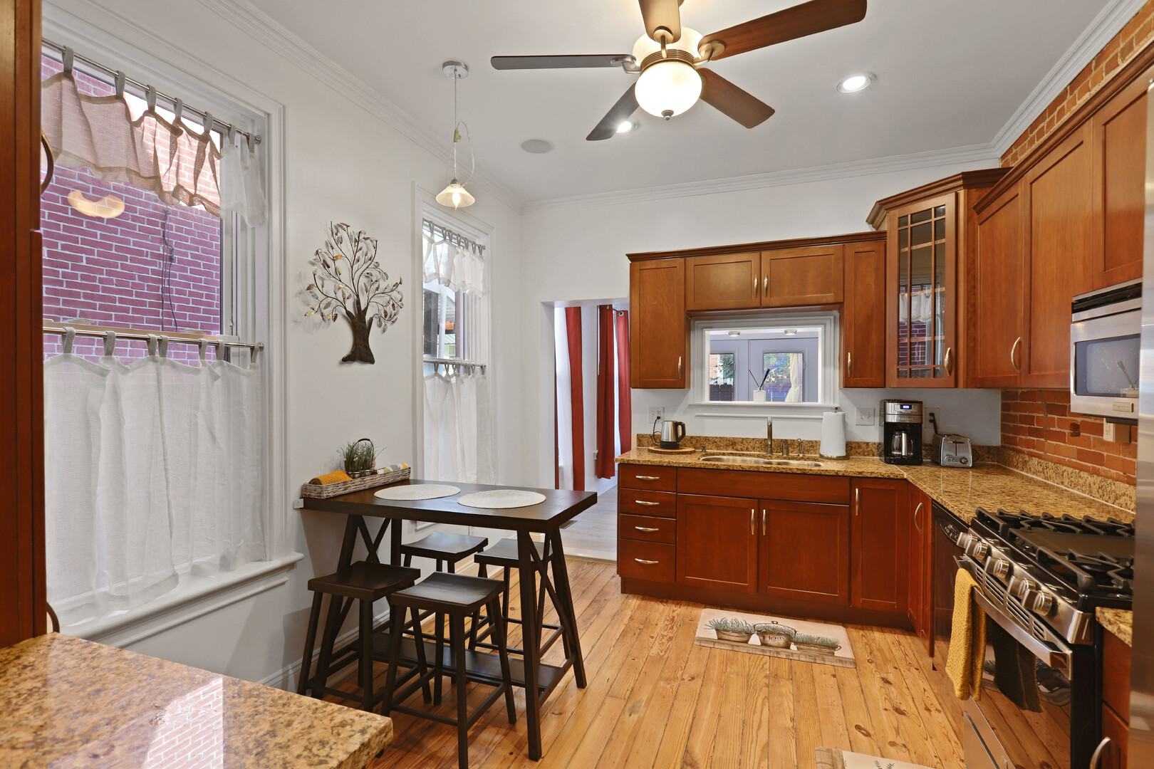 Single Family Home in Midtown Harrisburg - 3 bedroom, 2 bathroom, backyard