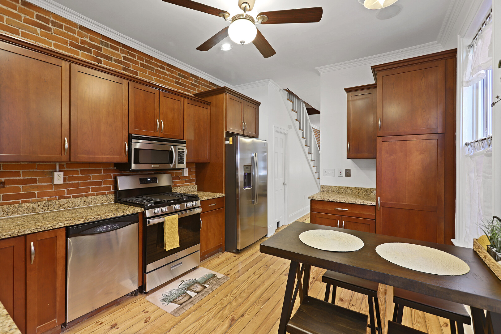 Midtown Harrisburg Single Family Home - 3Bedroom / 2Bath / 3floors / Basement / Backyard